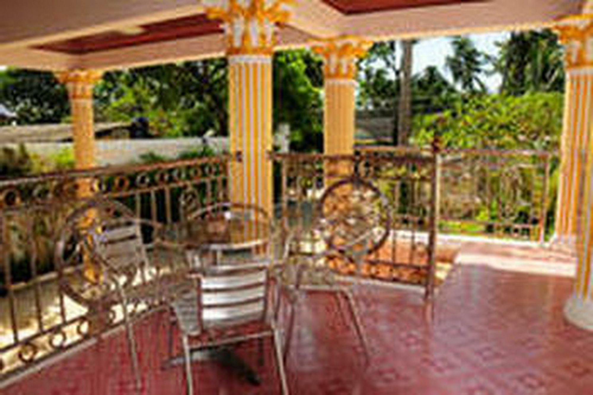 Majestic Villas Phuket Rawai Exterior photo